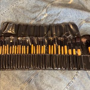 29Ct. Make-up Brush Set [NEW & NEVER USED]